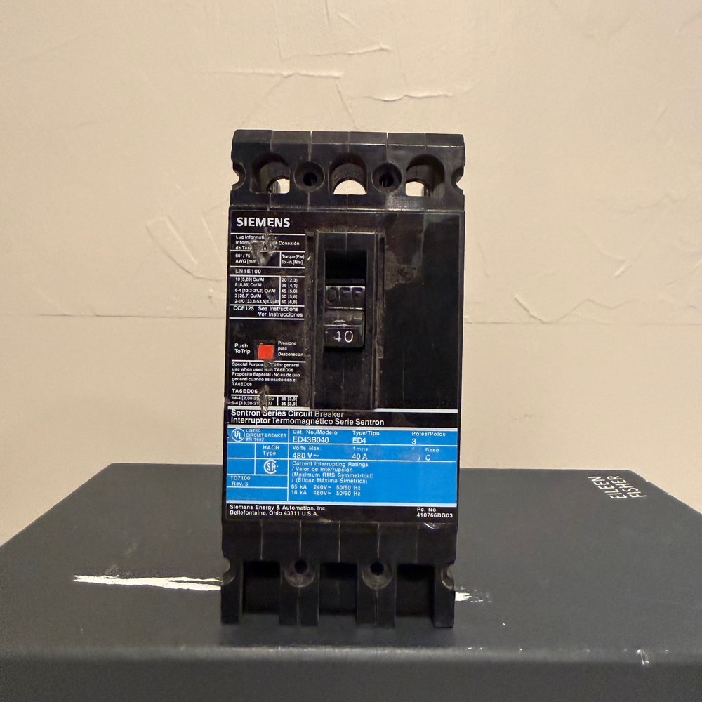 Siemens Circuit Breaker ED43B040 Sentron 3 Pole 40A 480V Black Good ED4 Frame